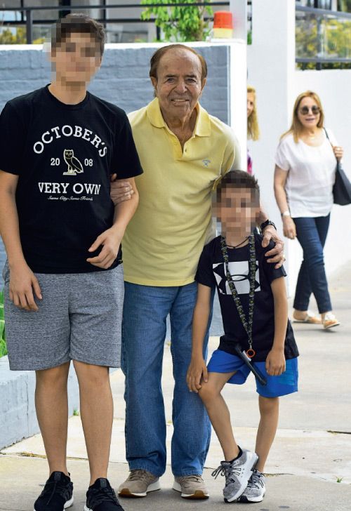 Carlos Menem y sus nietos